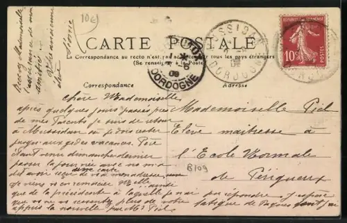 AK Mussidan /Dordogne, Avenue Gambetta avec vue sur l`église