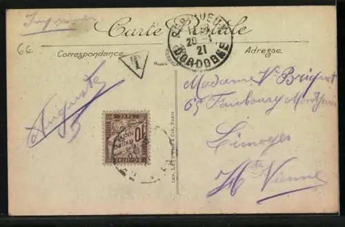 AK Périgueux, Place Bugeaud avec passants et calèche