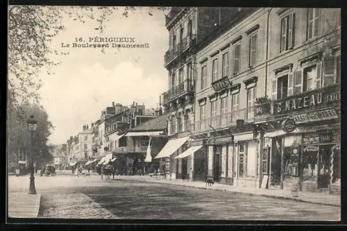 AK Périgueux, Le Boulevard Daumesnil avec ses commerces animés