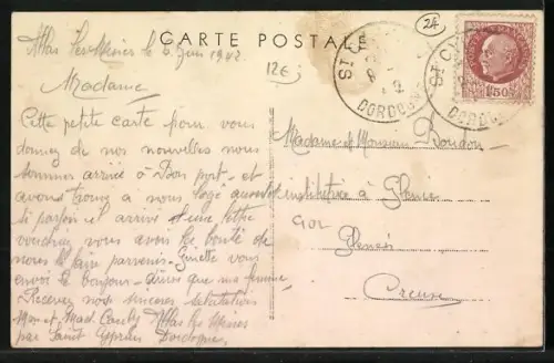 AK Saint-Cyprien /Dordogne, Rue Gambetta avec des passants devant les commerces