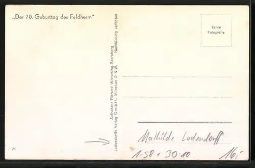 AK Erich Ludendorff, Der 70. Geburtstag des Feldherrn, Mathilde Ludendorff am Hauseingang