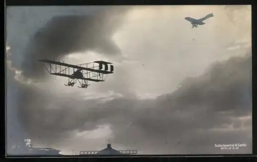 AK Berlin-Johannisthal, Flugzeuge bei einem abendlichen Flug