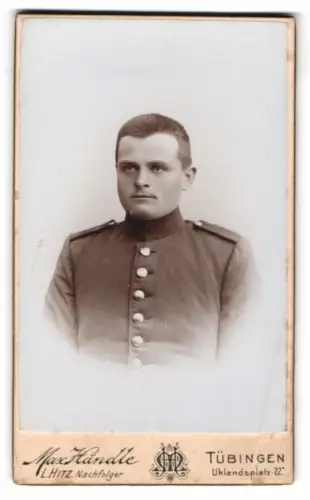 Fotografie Max Händle, Tübingen, Uhlandspplatz 22, Porträt eines Soldaten in Uniform