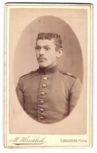 Fotografie M. Hirschbeck, Landsberg am Lech, Soldat in Uniform