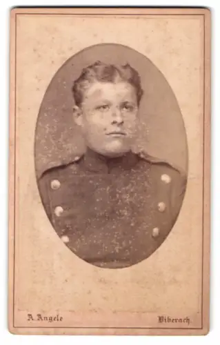 Fotografie A. Angele, Biberach, Portrait eines Soldaten