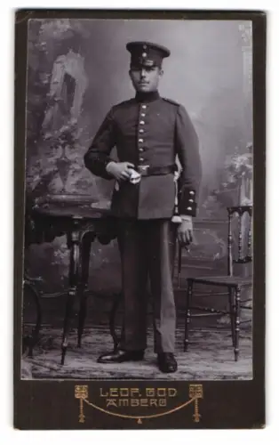 Fotografie Leopold God, Amberg, CDV eines Soldaten in Uniform