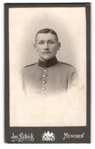 Fotografie Jos. Schick, München, Soldat in Uniform