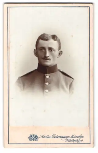 Fotografie Atelier Ostermayr, München, Karlsplatz 6, Porträt eines Soldaten