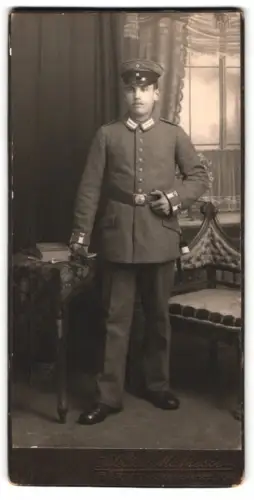 Fotografie Atelier Mathesie, Berlin, Köpenickerstr. 114, Soldat in Uniform