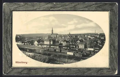 Präge-AK Münchberg, Teilansicht mit Bahnhof, Passepartout