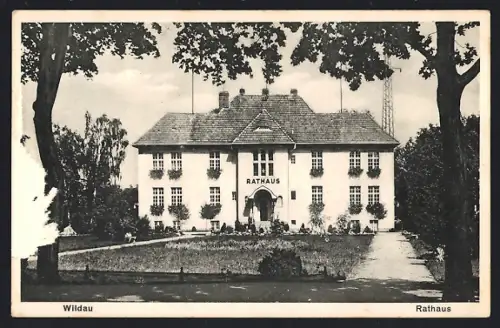 AK Wildau / Teltow, Rathaus mit Vorplatz