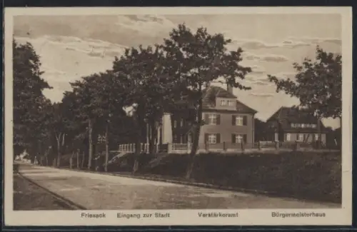 AK Friesack, Eingang zur Stadt mit Verstärkeramt und Bürgermeisterhaus