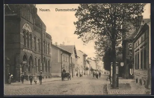 AK Nauen / Havel, Dammstrasse mit Litfasssäule