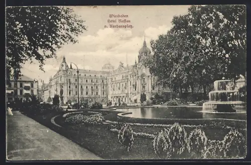 AK Wiesbaden, Hotel Nassau, Kurhausplatz, Brunnen