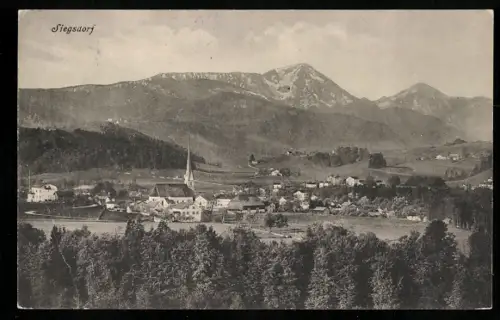 AK Siegsdorf, Ortsansicht mit Kirche und Alpenpanorama