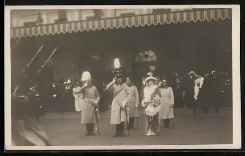 AK Braunschweig, Ernst August Herzog von Braunschweig und Herzogin Victoria Luise beim Einzug 1913