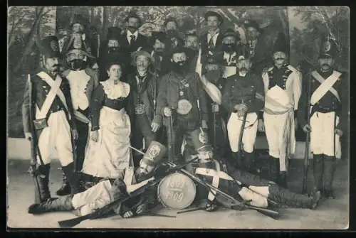 Foto-AK Schauspieler in Kostümen auf der Bühne, Andreas Hofer und Soldaten, Gruppenbild