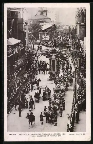 AK London, The Royal Procession Through London 1911, Their Majesties at Temple Bar