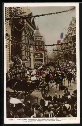 AK London, royal progress through the city 1911, Majesties passing the mansion house
