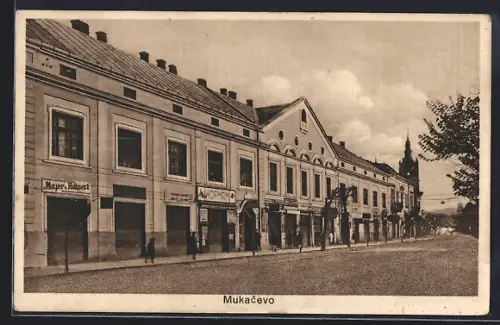 AK Mukacevo / Munkács, Strassenpartie mit Geschäften