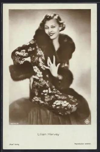 AK Lilian Harvey lächelt, Portrait