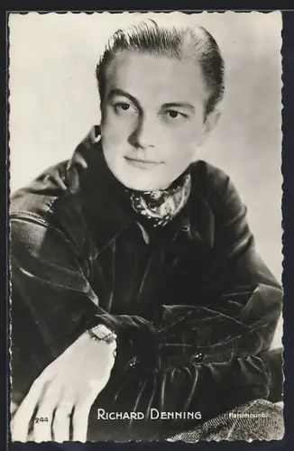 AK Richard Denning, Portrait mit Halstuch