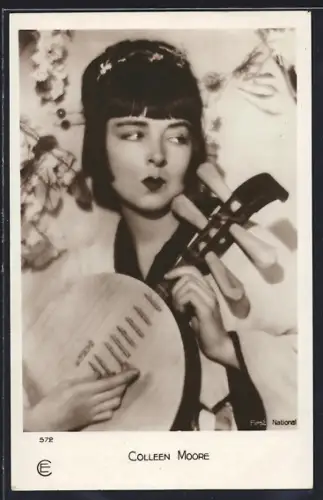 AK Colleen Moore mit Zupfinstrument