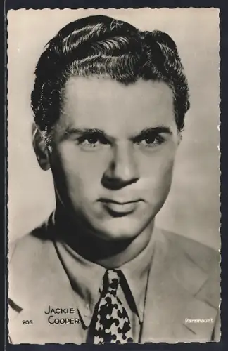 AK Schauspieler Jackie Cooper im Anzug