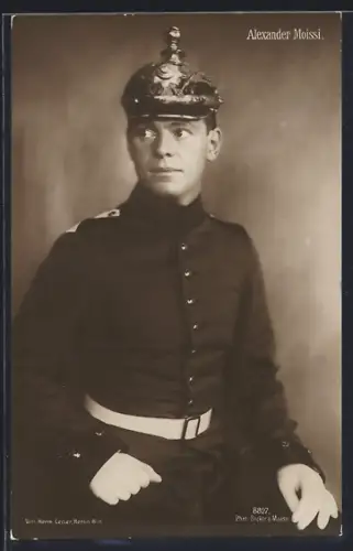 AK Alexander Moissi in Uniform mit Pickelhelm