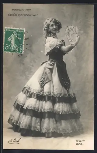 AK Mistinguett dans la Vie Parisienne