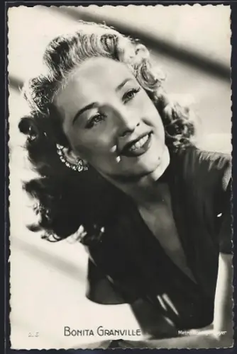 AK Bonita Granville lächelt, Portrait