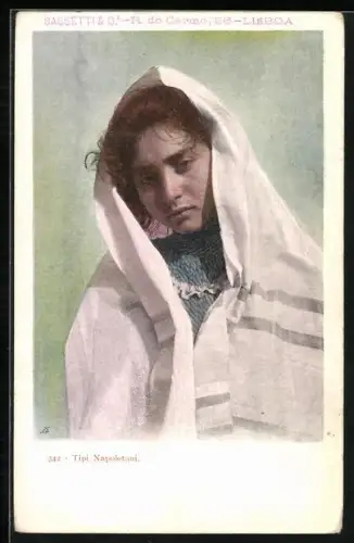 AK Neapel / Napoli, Tipi Napoletani, Junges Mädchen mit Tuch über Kopf u. Schultern
