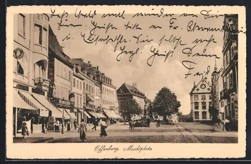 AK Offenburg, Der Marktplatz mit Passanten