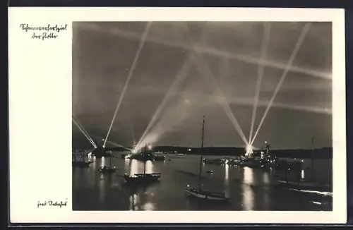 AK Scheinwerferspiel der Kriegsmarine-Flotte