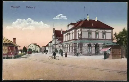 AK Rastatt, Bahnhof mit Strassenbahn