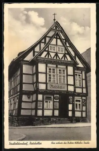 AK Stadtoldendorf, Gasthaus und Ratskeller im Fachwerkstil, Inh. August Mittendorf