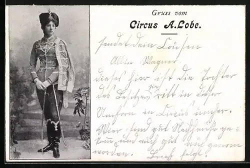 AK Circus A. Lobe, Ganzporträt des Zirkusdirektors