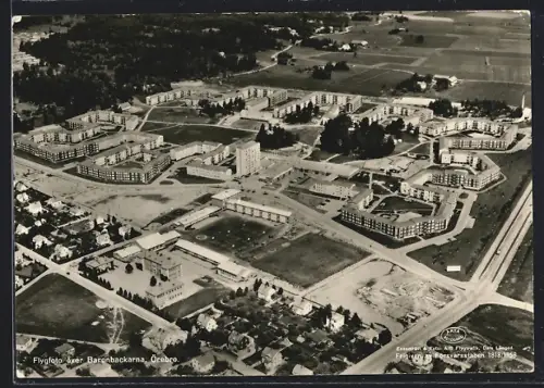 AK Örebro, Baronbackarna, Teilansicht mit Strassenpartien, Fliegeraufnahme