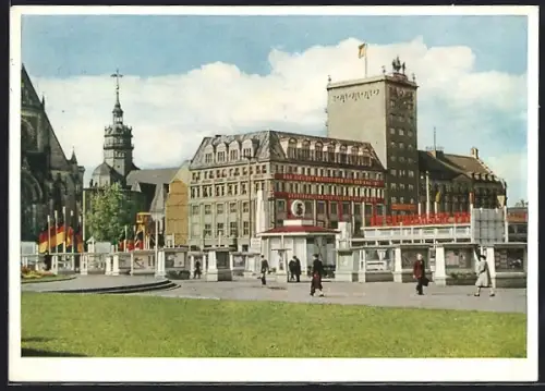 AK Leipzig, Karl-Marx-Platz mit Nationalflaggen