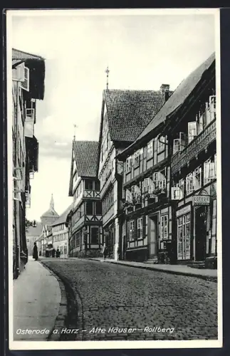 AK Osterode a. Harz, Strasse am Rollberg mit alten Häusern