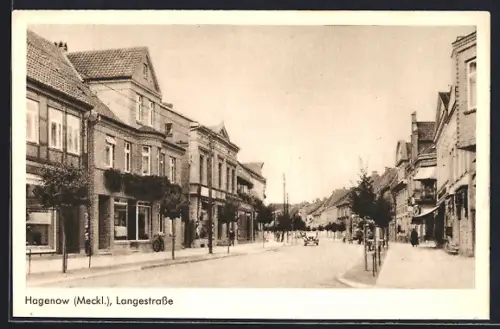 AK Hagenow /Meckl., Langestrasse mit Passanten