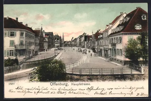 AK Offenburg, Hauptstrasse mit Passanten