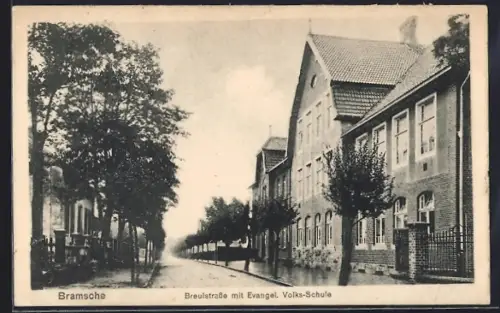 AK Bramsche, Breulstrasse mit Evangel. Volks-Schule