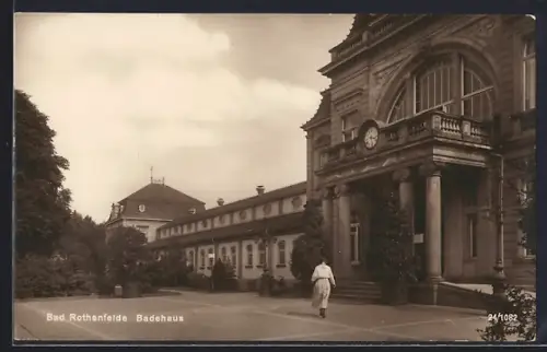 AK Bad Rothenfelde, Badehaus mit Strassenpartie