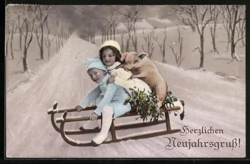 AK Zwei Kinder sitzten mit einem Schwein auf einem Schlitten