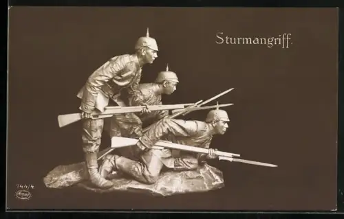 AK Deutsche Soldaten mit Waffen beim Sturmangriff