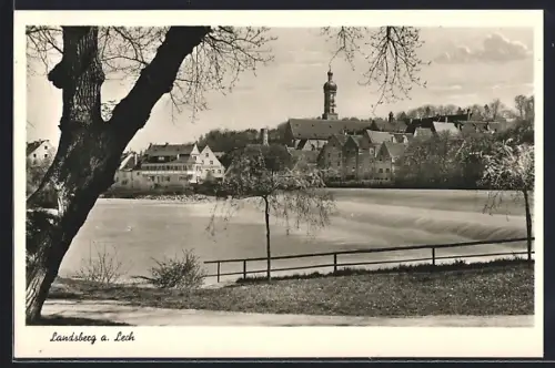 AK Landsberg a. Lech, Stadtansicht mit Lech und Kirche