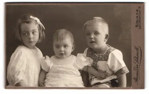 Fotografie Alexander Schmoll, Berlin, Belle-Alliance-Str. 91, Porträt von drei Kindern im Juli 1909