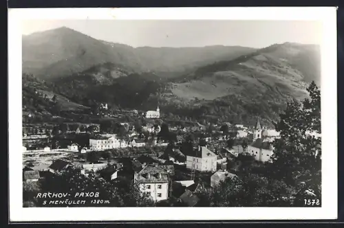 AK Rachov-Paxob, Totalansicht mit Bergpanorama aus der Vogelschau