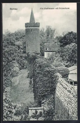 AK Bernau / Mark, alte Stadtmauer mit Pulverturm